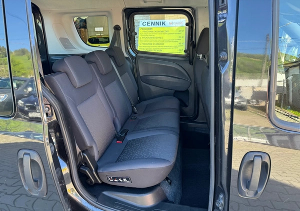Fiat Doblo cena 26900 przebieg: 124500, rok produkcji 2012 z Bielsko-Biała małe 121